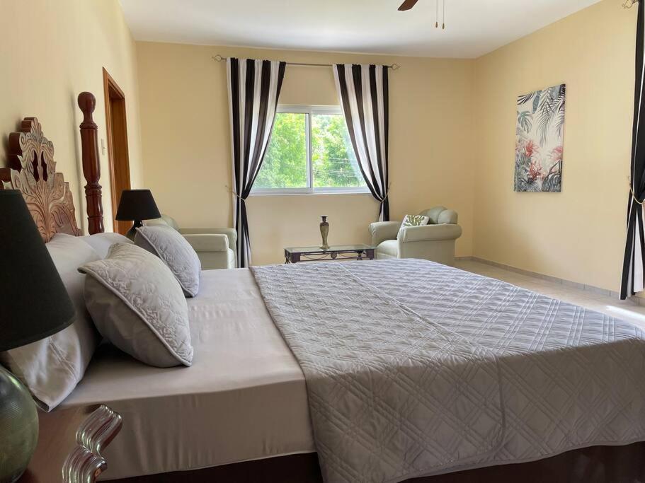 Spring Garden Mobay Resort Luxurious Apartments มอนเทโกเบย์ ภายนอก รูปภาพ