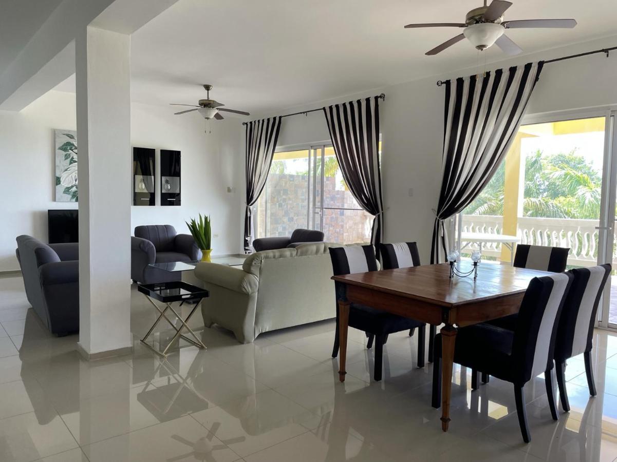 Spring Garden Mobay Resort Luxurious Apartments มอนเทโกเบย์ ภายนอก รูปภาพ