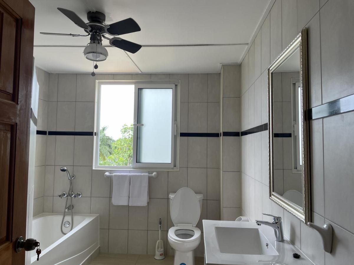Spring Garden Mobay Resort Luxurious Apartments มอนเทโกเบย์ ภายนอก รูปภาพ