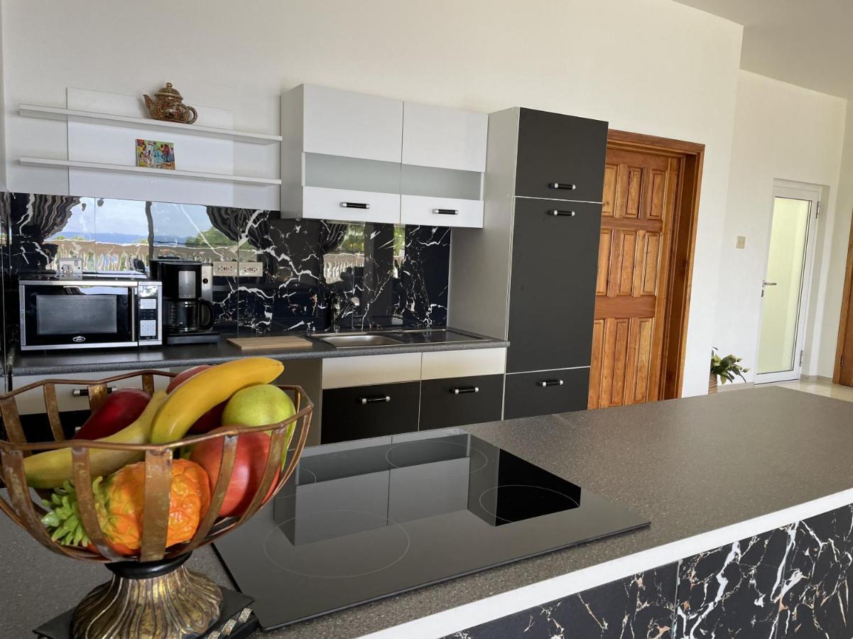 Spring Garden Mobay Resort Luxurious Apartments มอนเทโกเบย์ ภายนอก รูปภาพ
