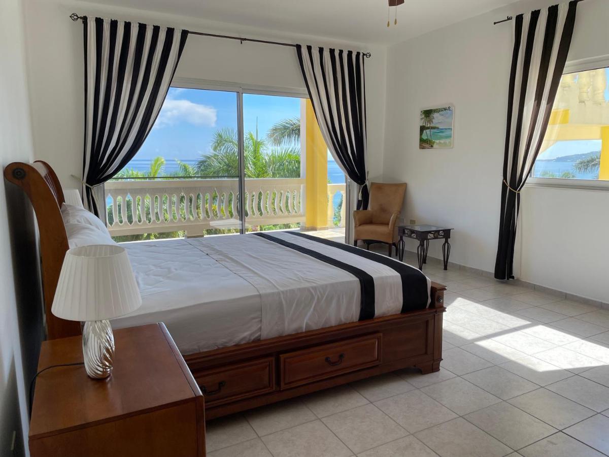 Spring Garden Mobay Resort Luxurious Apartments มอนเทโกเบย์ ภายนอก รูปภาพ